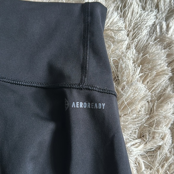 EUC Aeroready women’s capris, size medium - Picture 8 of 8